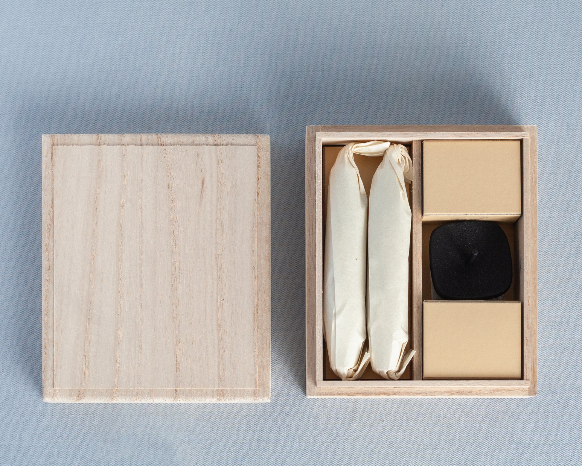 Takazawa Candle Set of TOHAKU  with 1 Candle Stand KOMA