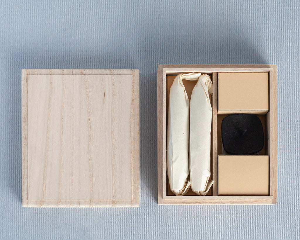 Takazawa Candle Set of TOHAKU  with 1 Candle Stand KOMA