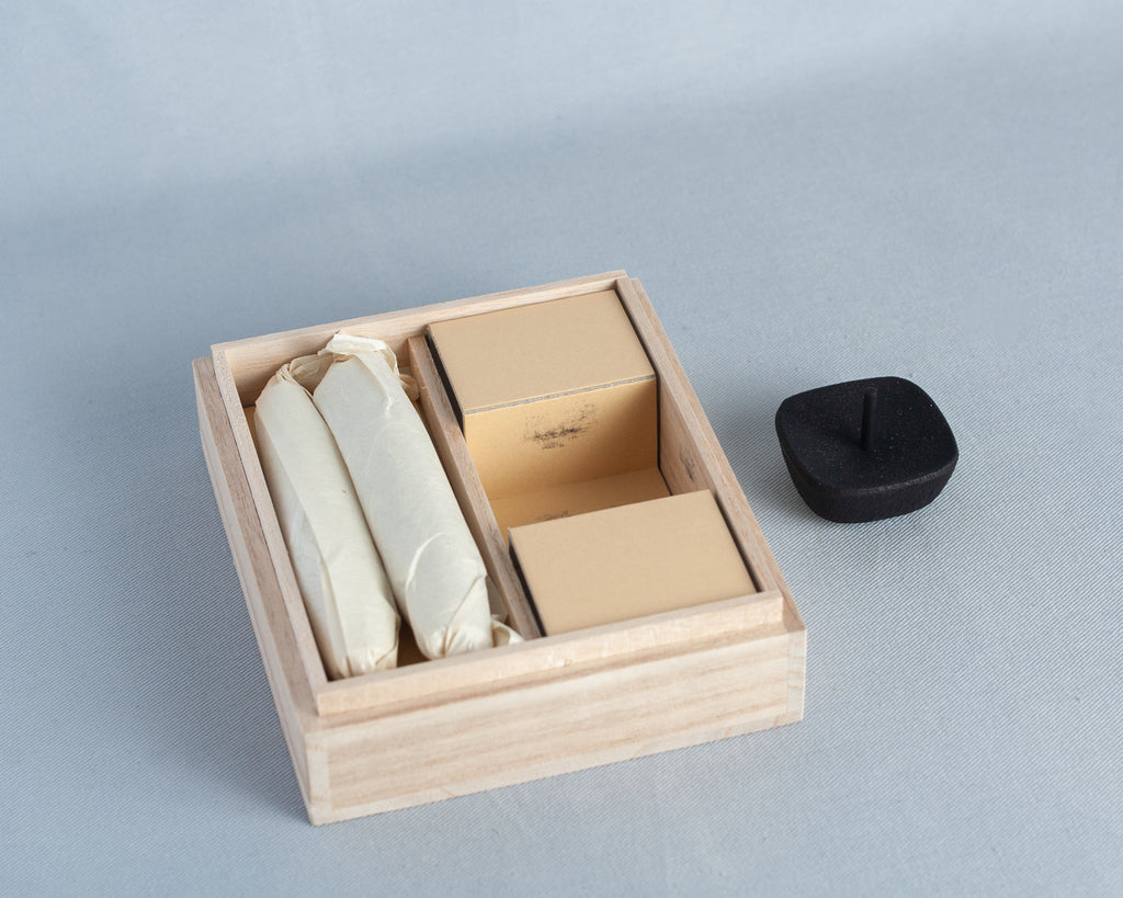 Takazawa Candle Set of TOHAKU  with 1 Candle Stand KOMA
